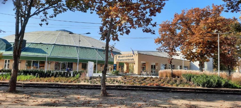 Mox Downtown Apartman Debrecen Dış mekan fotoğraf